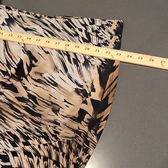 Clear Sky Black and Tan Top - Picture 6 of 7